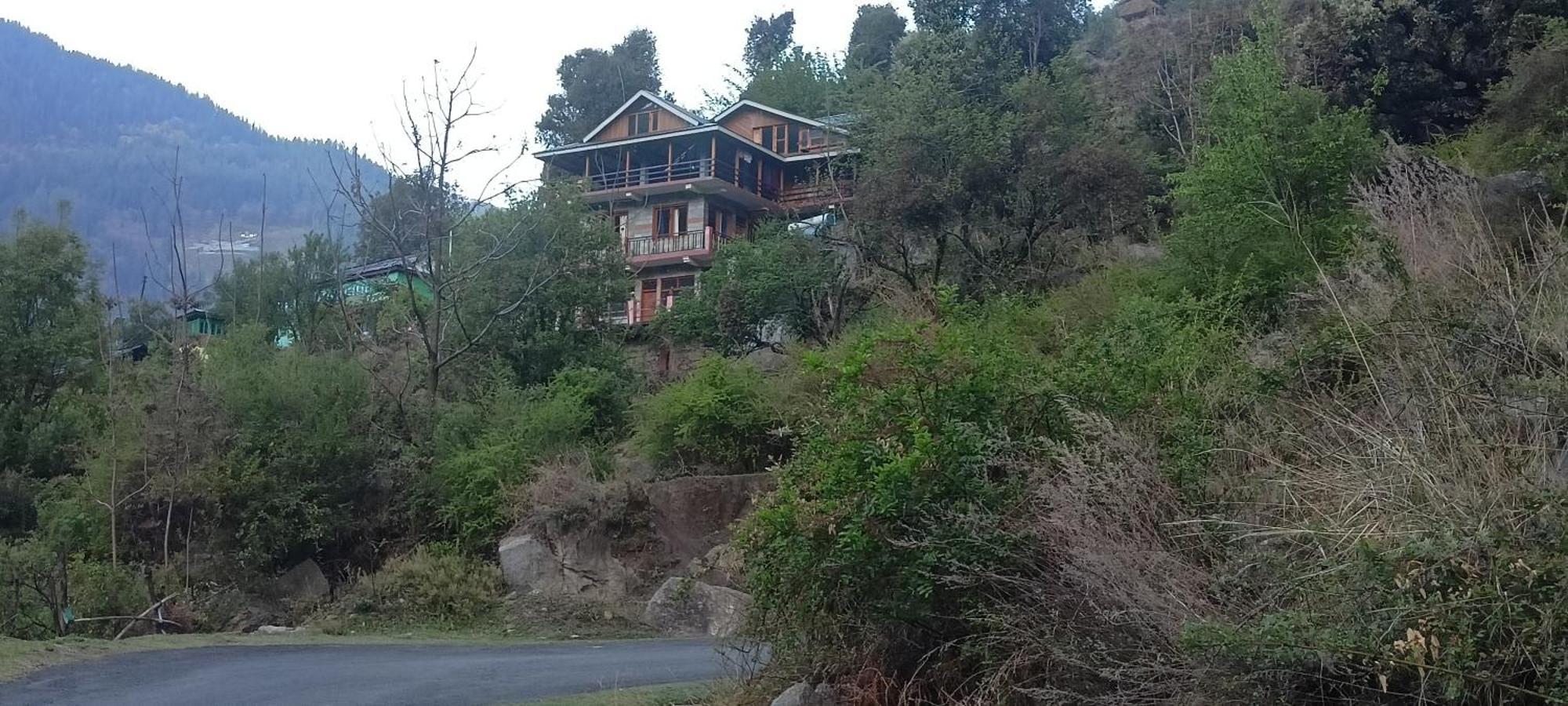 Tirthan Hilltop Home Stay Banjar Экстерьер фото