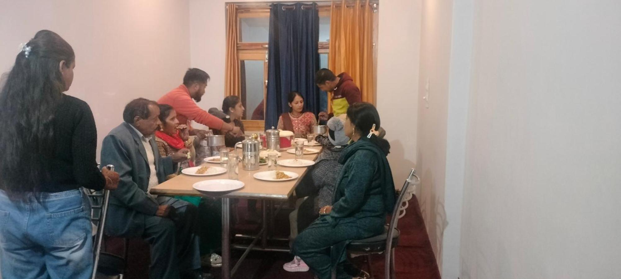 Tirthan Hilltop Home Stay Banjar Экстерьер фото