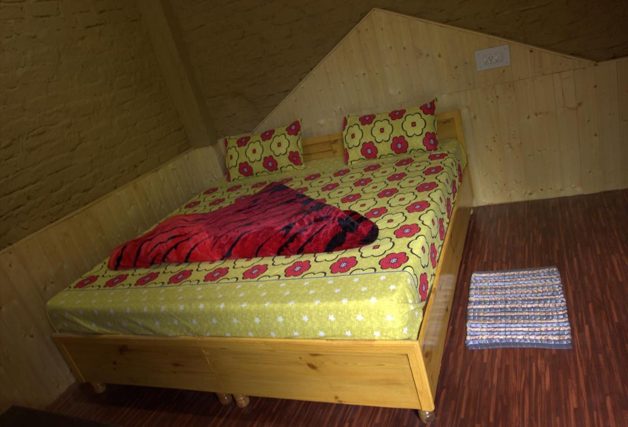 Tirthan Hilltop Home Stay Banjar Экстерьер фото